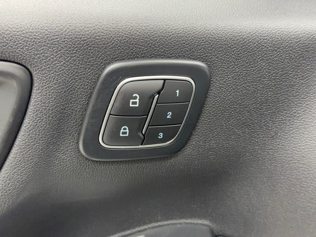 Used 2024 Ford Escape Platinum AWD/4WD image 31