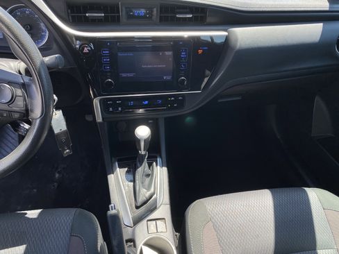 Used 2018 Toyota Corolla LE image 12