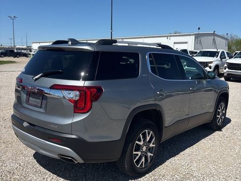 Certified 2023 GMC Acadia SLT image 3