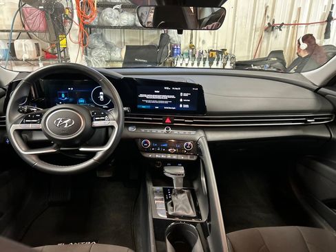 Certified 2023 Hyundai Elantra SEL w/ Convenience Package FWD image 20