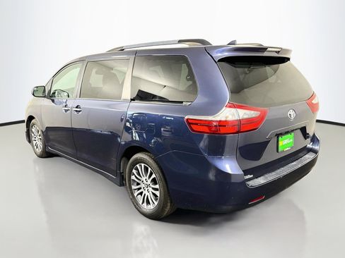 Used 2020 Toyota Sienna XLE FWD image 7