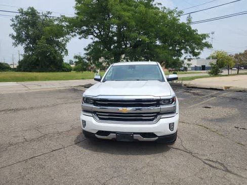 Used 2018 Chevrolet Silverado 1500 High Country w/ LPO, Protection Package AWD/4WD image 4