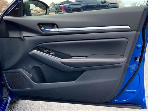 Used 2025 Nissan Altima 2.5 SR image 22