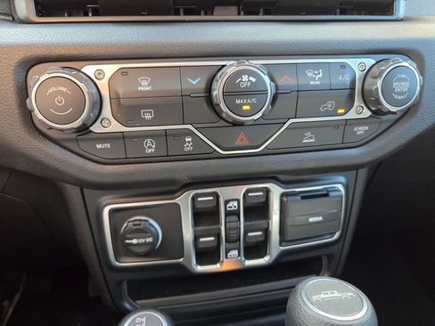 New 2026 Jeep Gladiator Sport image 26