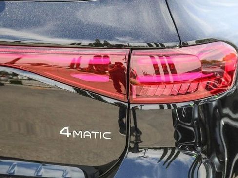 Used 2024 Mercedes-Benz EQB 300 300 image 9