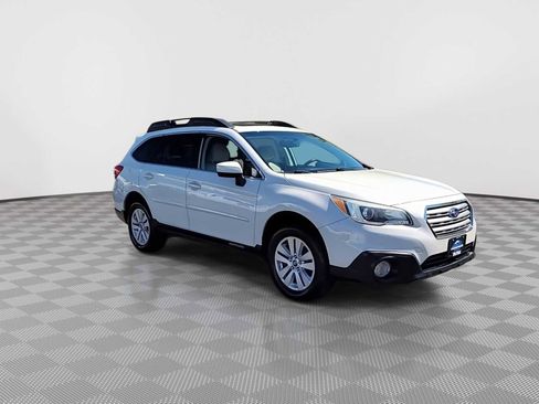 Used 2015 Subaru Outback 2.5i Premium AWD/4WD image 2