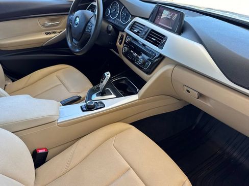 Used 2018 BMW 320i Sedan RWD image 16