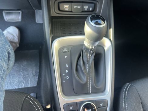 Used 2026 Hyundai Venue SEL image 19