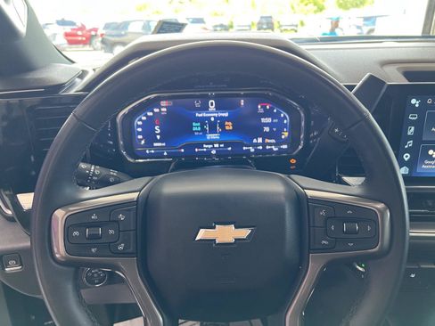 Used 2024 Chevrolet Silverado 2500 High Country w/ Technology Package AWD/4WD image 24