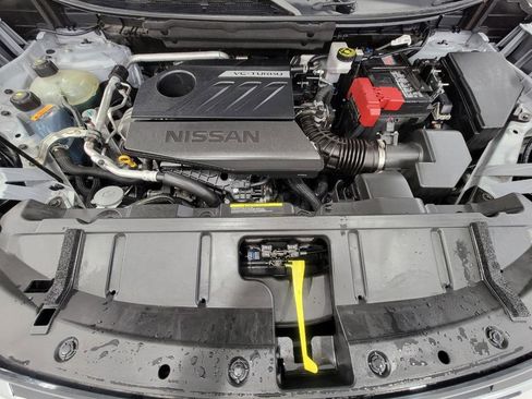 Used 2025 Nissan Rogue SV image 8