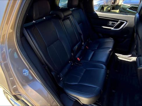 Used 2016 Land Rover Discovery Sport HSE image 21