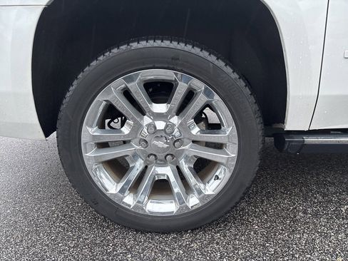 Used 2019 Chevrolet Suburban Premier w/ Premier Plus Edition image 58