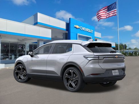 New 2026 Chevrolet Equinox EV LT image 3