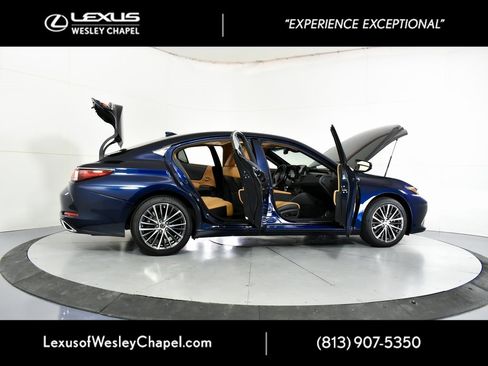 Used 2022 Lexus ES 350 w/ Premium Package image 17