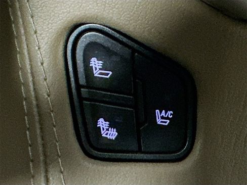 Used 2015 GMC Yukon SLT w/ Open Road Package image 24