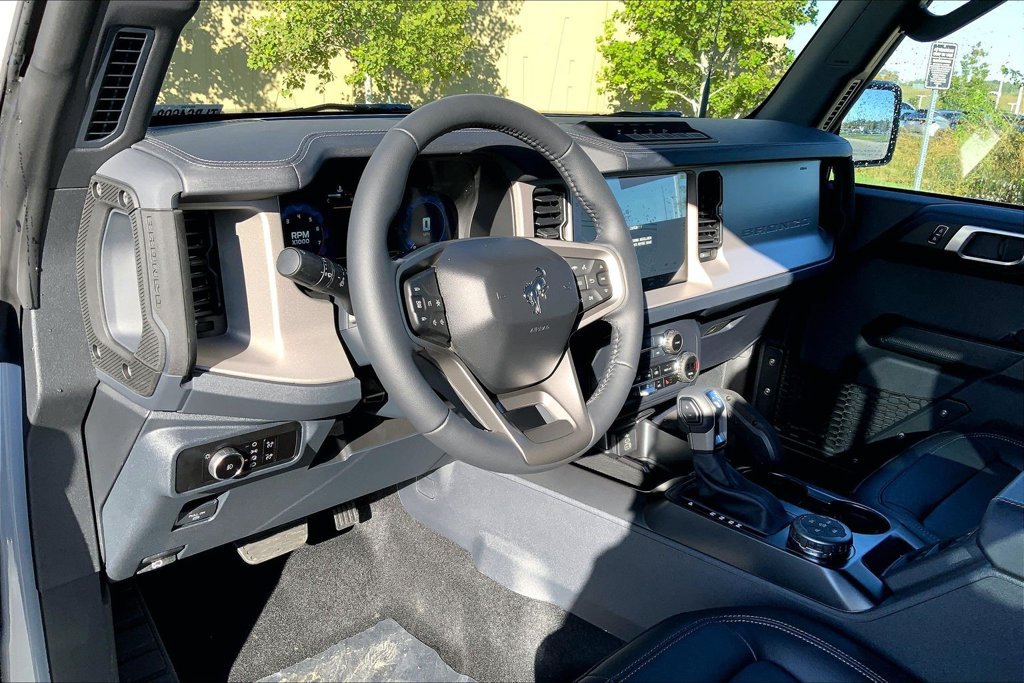 New 2026 Ford Bronco Outer Banks w/ Sasquatch Package AWD/4WD image 6