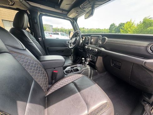 Used 2022 Jeep Wrangler Unlimited Sahara AWD/4WD image 20