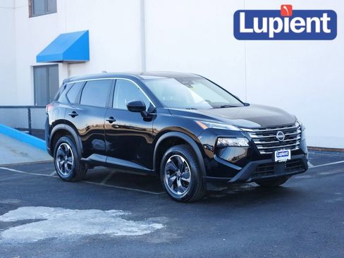 Used 2025 Nissan Rogue SV image 1