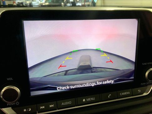 Used 2025 Nissan Rogue SV FWD image 21