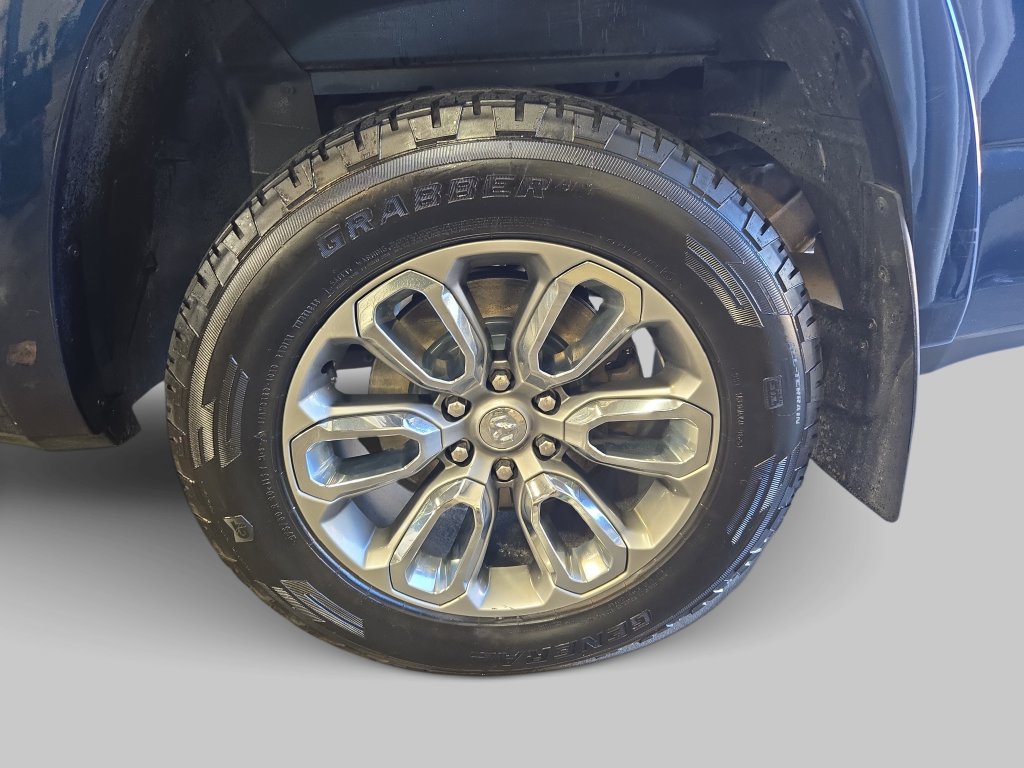 Used 2020 RAM 1500 Laramie w/ Sport Appearance Package AWD/4WD image 34