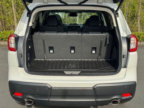 Used 2025 Subaru Ascent Touring AWD/4WD image 24