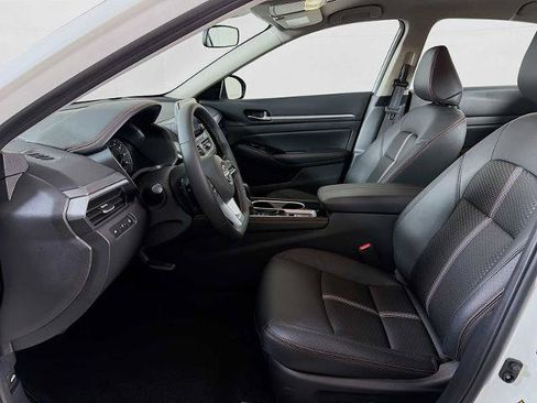 Certified 2025 Nissan Altima 2.5 SR AWD/4WD image 17