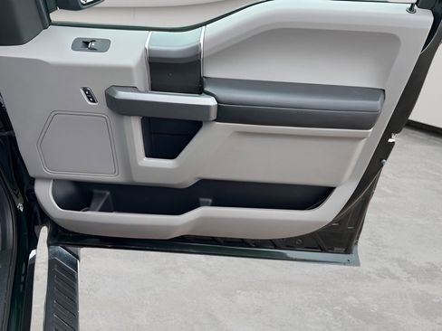 Used 2016 Ford F150 XLT w/ Equipment Group 302A Luxury image 10