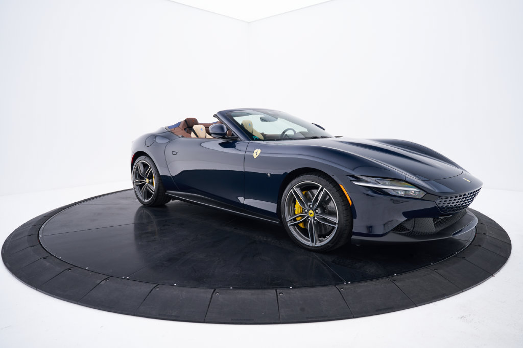 Used 2025 Ferrari Roma Spider RWD image 28