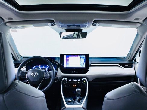 Used 2024 Toyota RAV4 Limited image 19