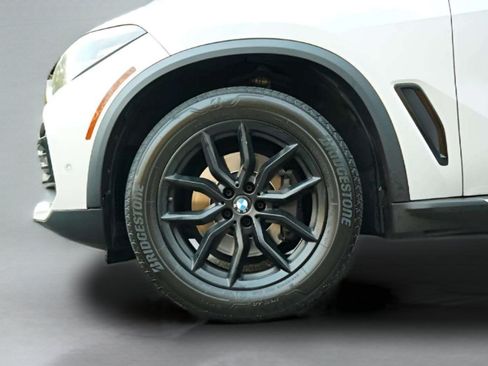 Used 2022 BMW X5 xDrive40i AWD/4WD image 56