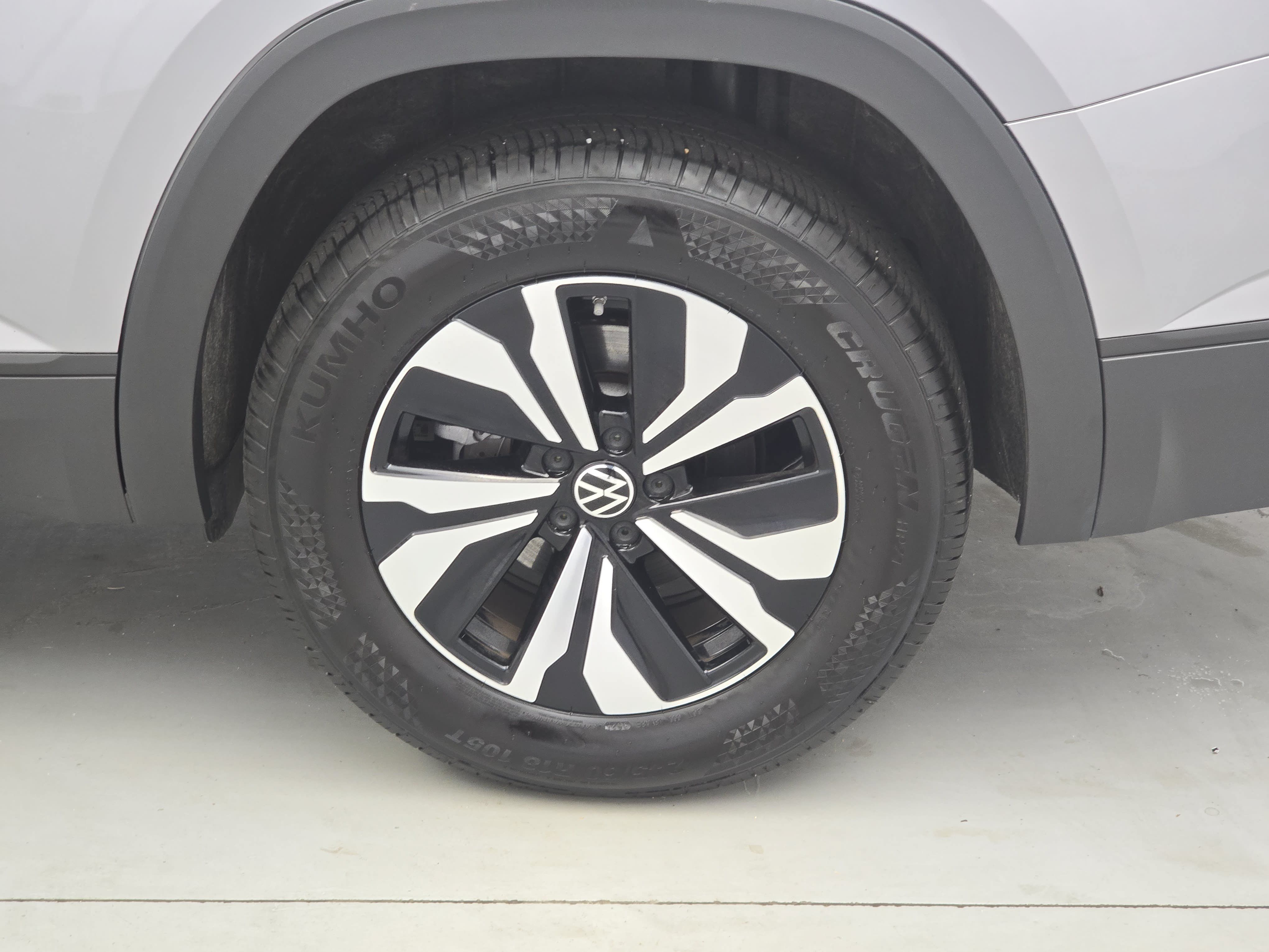 Used 2026 Volkswagen Atlas SE FWD image 33