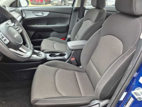 Certified 2024 Kia Forte LXS FWD image 12