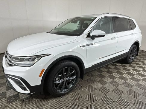 Used 2022 Volkswagen Tiguan SE AWD/4WD image 6
