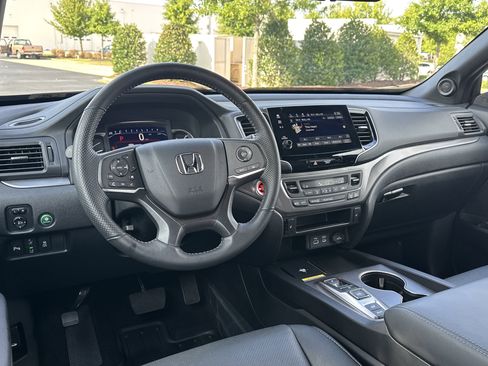 Used 2025 Honda Passport EX-L image 28
