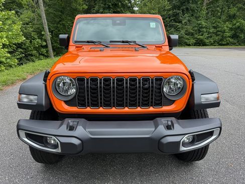 New 2025 Jeep Gladiator Sport image 4