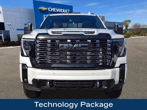 Used 2025 GMC Sierra 2500 Denali Ultimate image 3