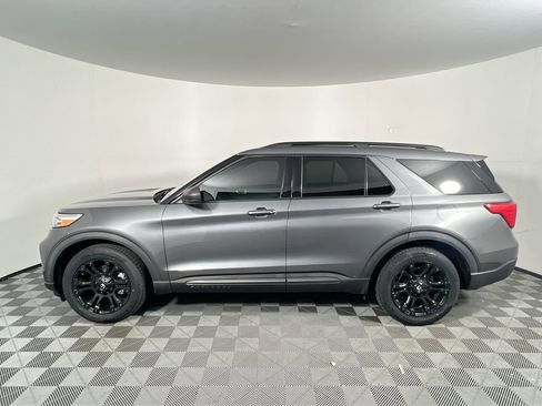 Used 2021 Ford Explorer XLT w/ Equipment Group 202A image 6