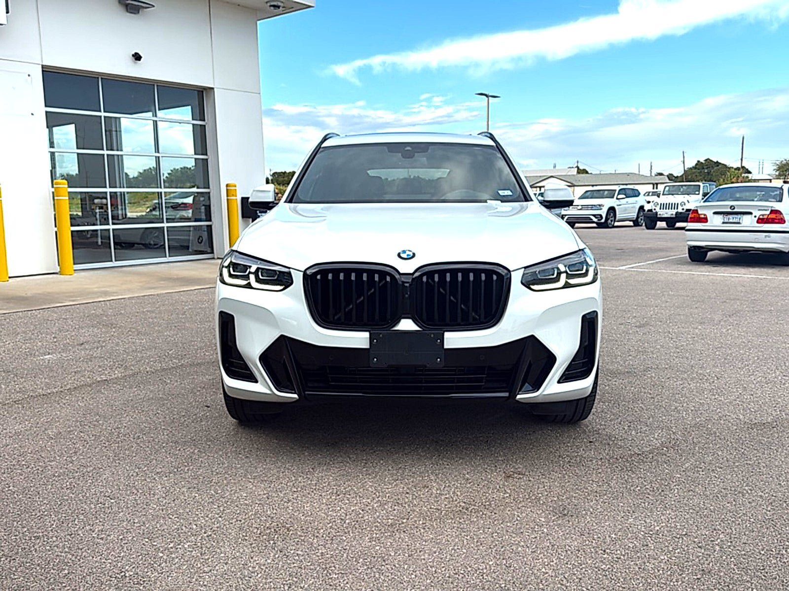 Used 2024 BMW X3 xDrive30i w/ Premium Package w/ZPA AWD/4WD image 2