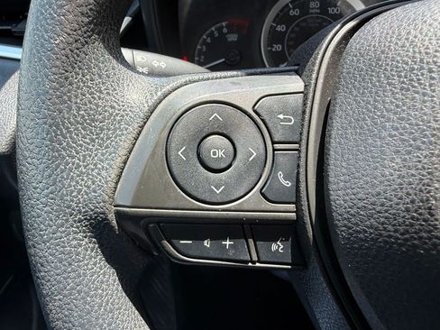 Used 2022 Toyota Corolla LE FWD image 12