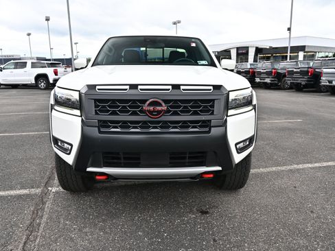 Used 2025 Nissan Frontier PRO-4X w/ Pro Convenience Package AWD/4WD image 3