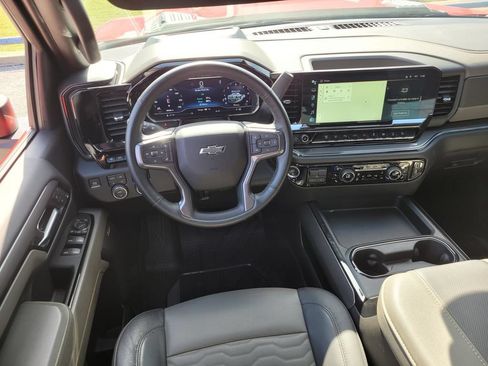 Used 2024 Chevrolet Silverado 2500 ZR2 w/ Technology Package AWD/4WD image 15