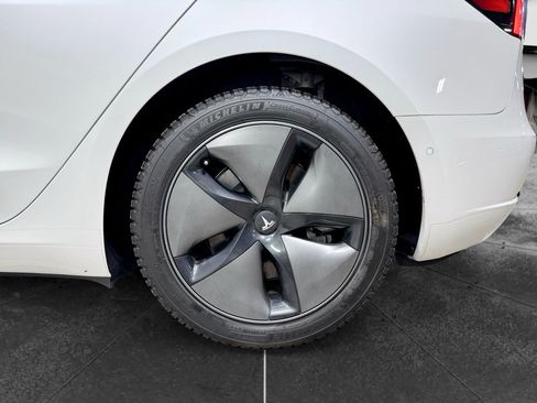 Used 2022 Tesla Model 3 Long Range AWD/4WD image 31