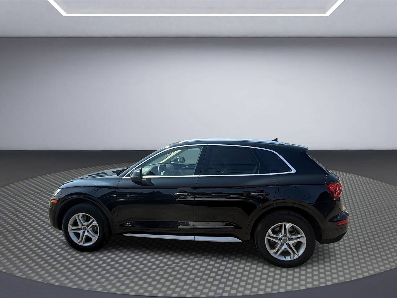 Used 2019 Audi Q5 2.0T Premium w/ Convenience Package AWD/4WD image 4