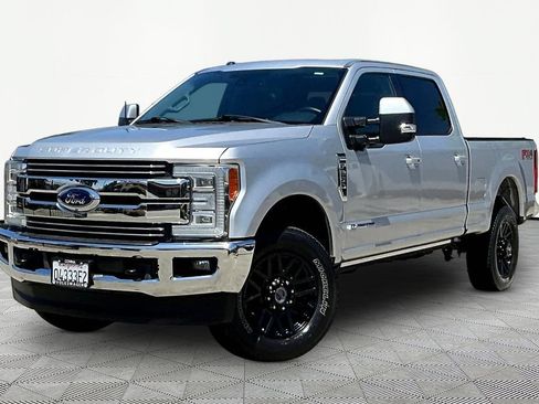 Used 2017 Ford F250 Lariat w/ Lariat Ultimate Package AWD/4WD image 3
