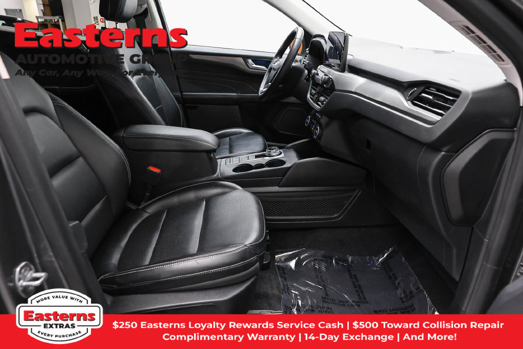 Used 2021 Ford Escape Titanium AWD/4WD image 26