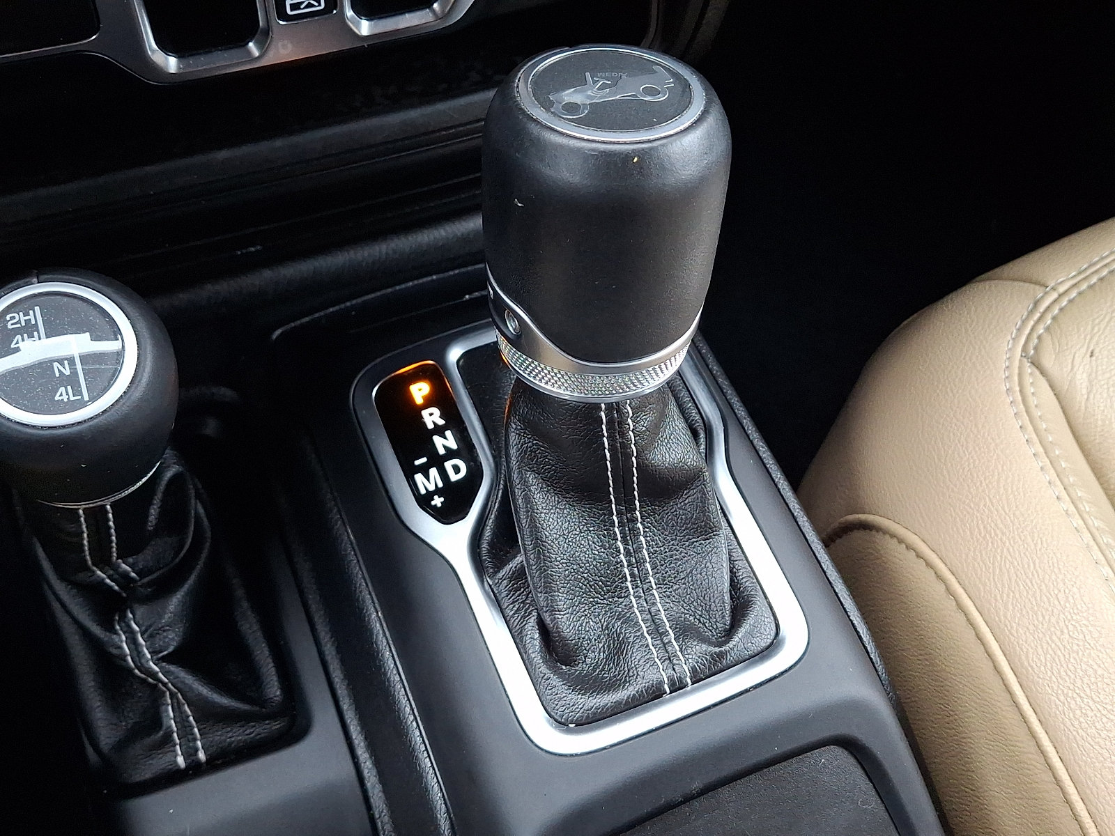 Certified 2019 Jeep Wrangler Unlimited Sahara AWD/4WD image 15