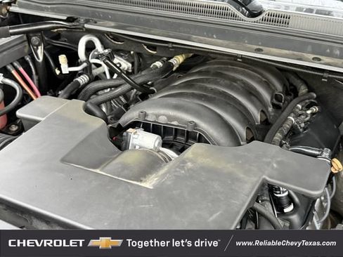 Used 2018 Chevrolet Suburban Premier RWD image 39
