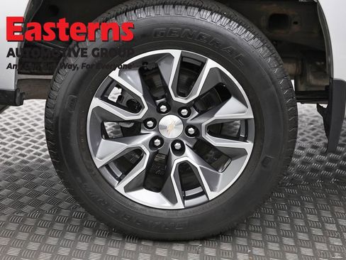 Used 2022 Chevrolet Silverado 1500 LT AWD/4WD image 32