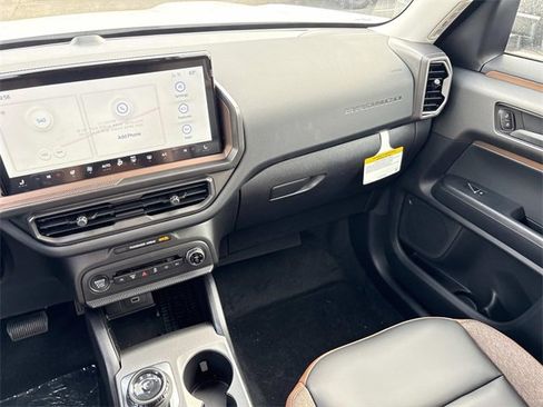 New 2025 Ford Bronco Sport Outer Banks image 15