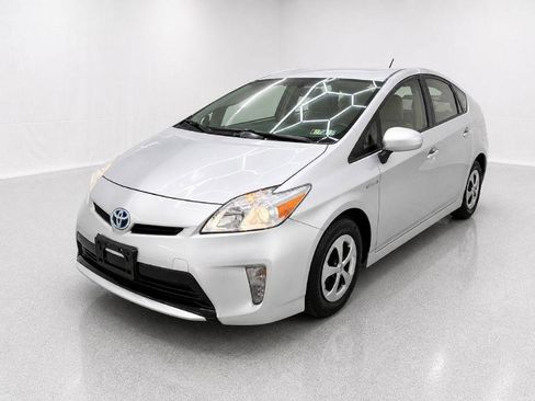 Used 2015 Toyota Prius Two FWD image 7